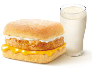 肯德基 | 芝士鸡肉帕尼尼+热豆浆