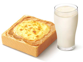 肯德基 | 乳酪花生云朵汤种吐司+热豆浆